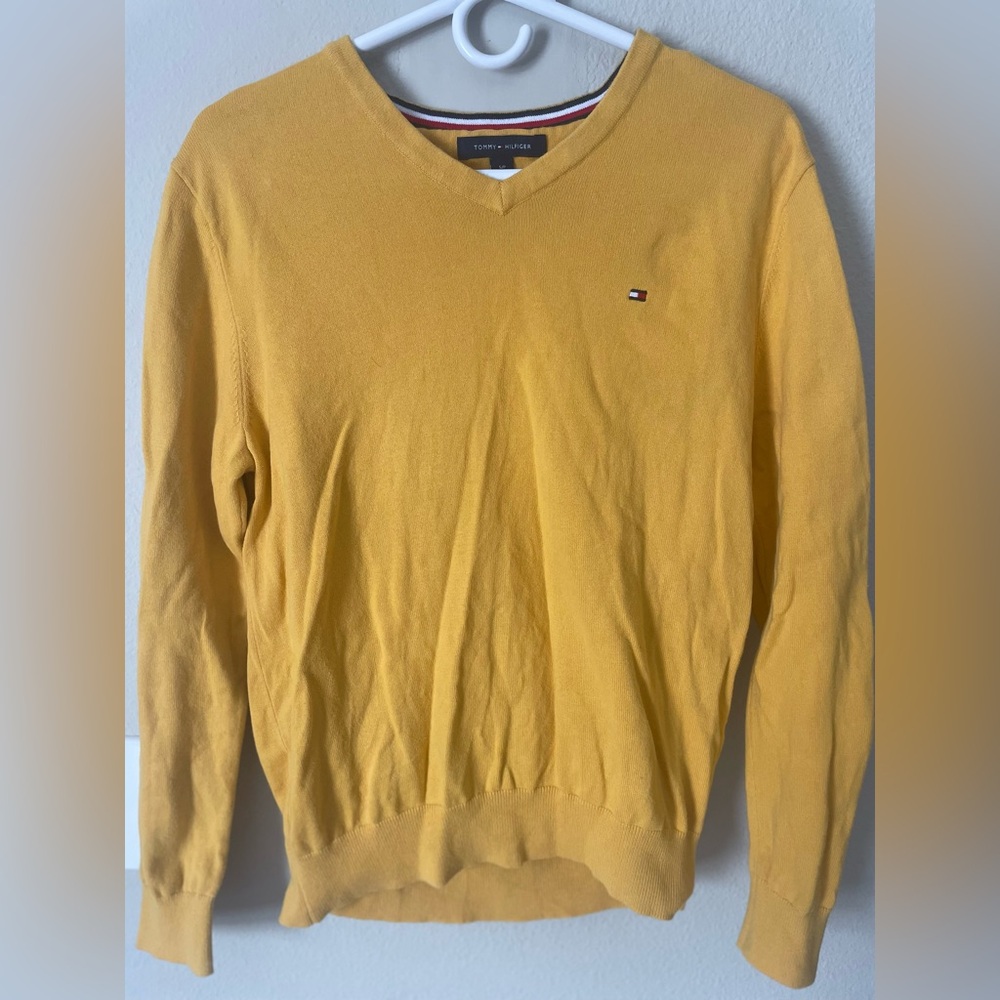 Tommy Hilfiger Men's V-Neck Yellow Sweater